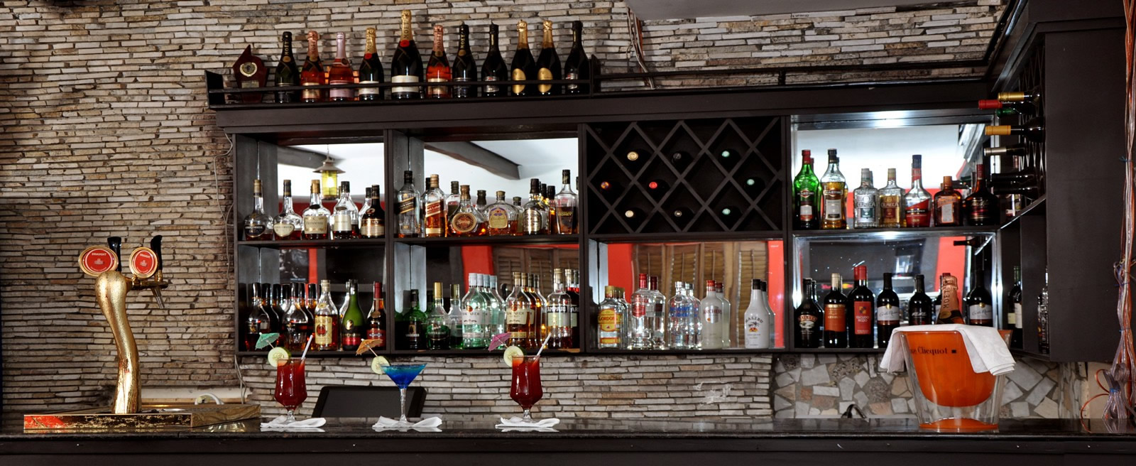 The Elkan Terrace Bar